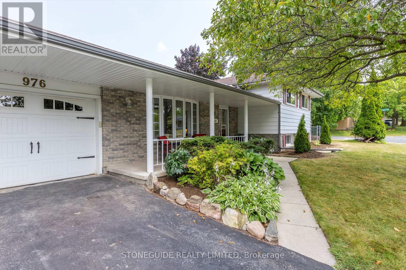 Property at 976 SYDENHAM ROAD image 4