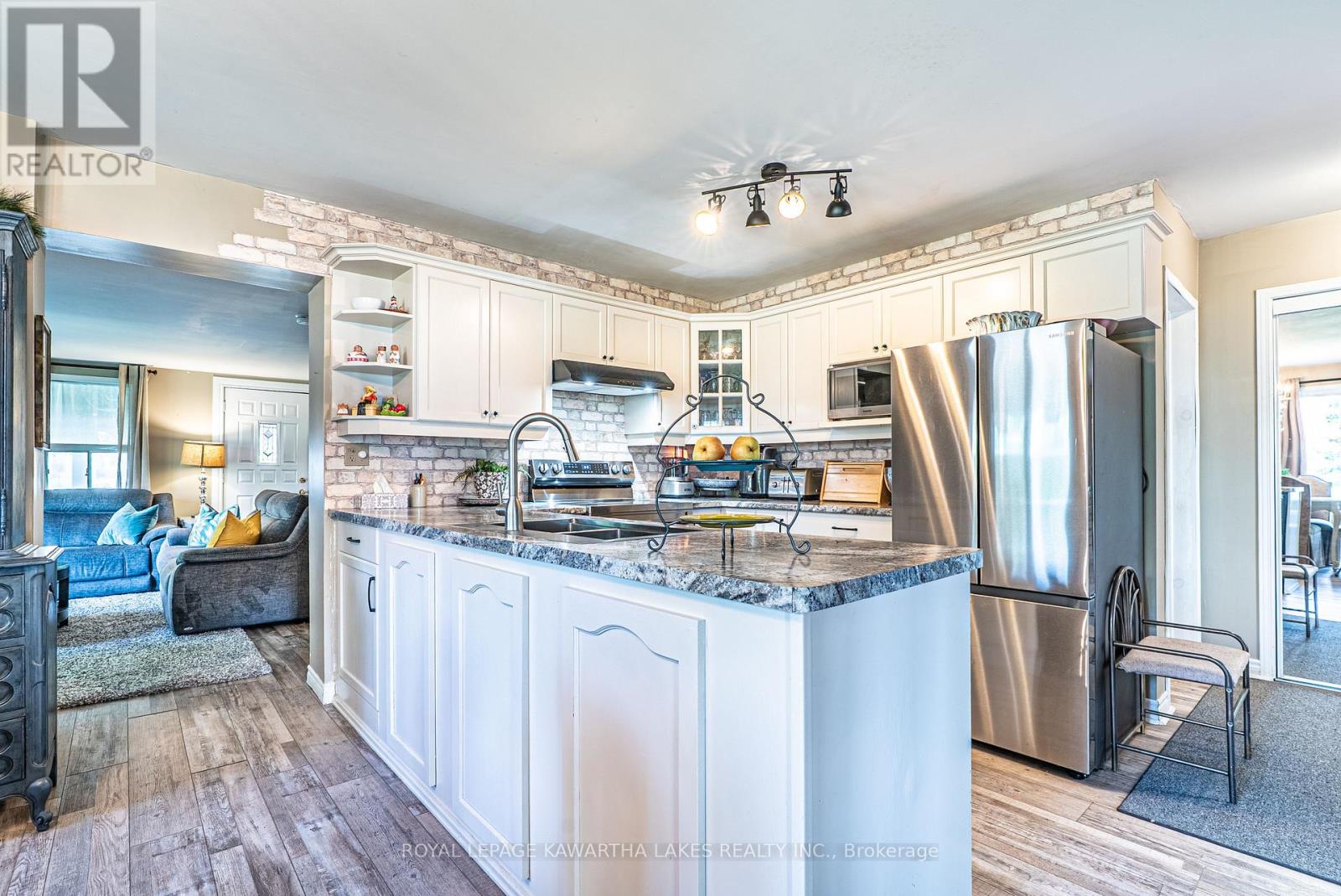 1028 Little Britain Road, Kawartha Lakes, Ontario  K0M 2C0 - Photo 15 - X12288451