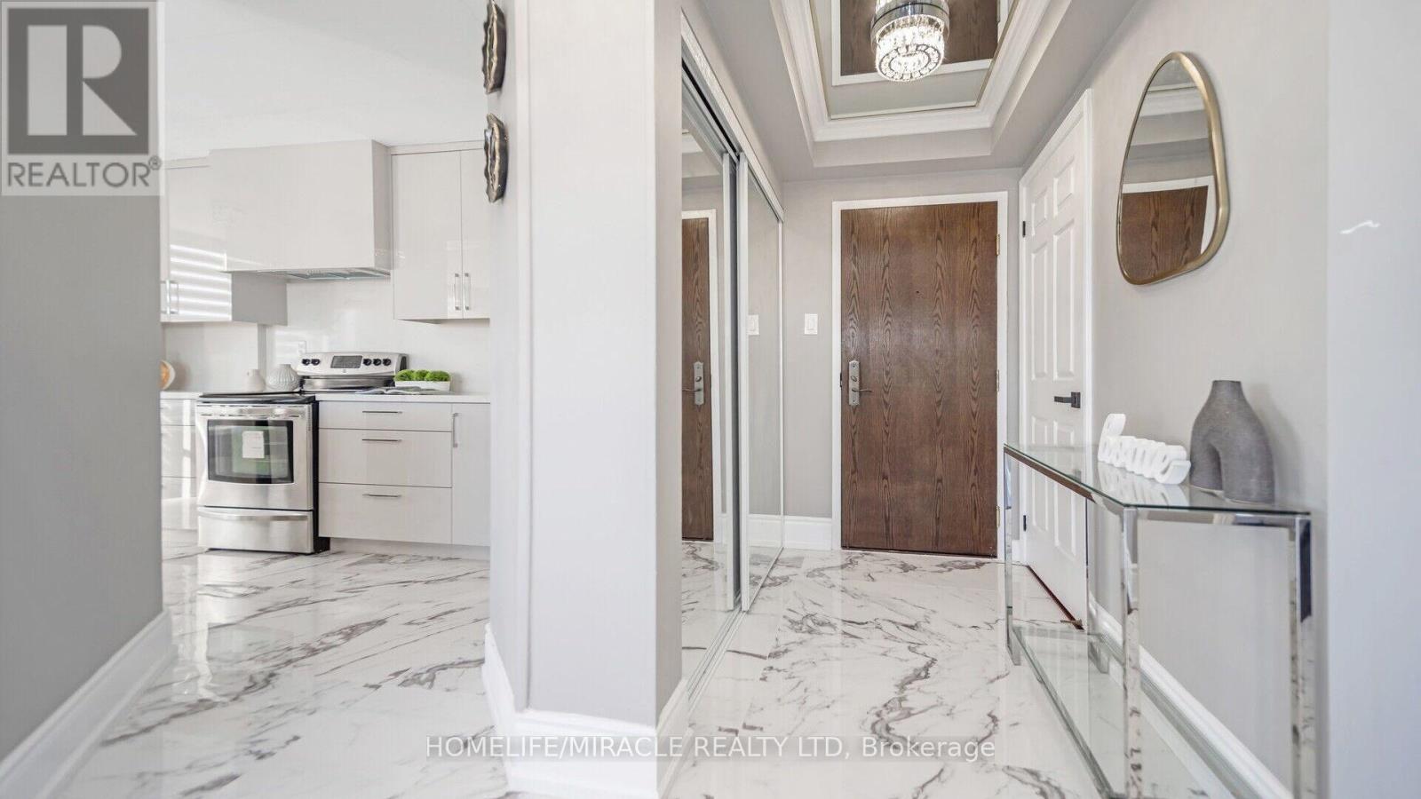 510 - 22 Hanover Road, Brampton, Ontario  L6S 5K7 - Photo 8 - W12288251