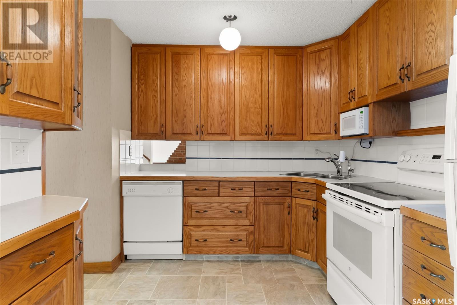 1615 23rd Avenue, Regina, Saskatchewan  S4S 5Z9 - Photo 10 - SK012701