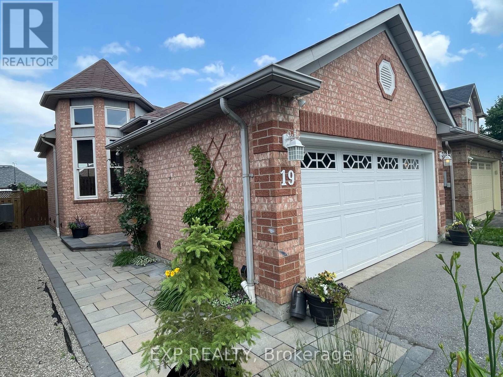 Property at 19 SILKWOOD CRESCENT image 2