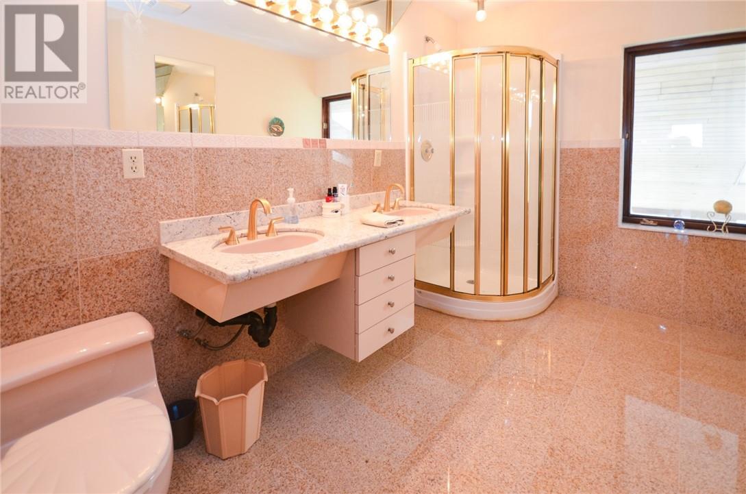 568 Ridge Road, Stoney Creek, Ontario  L8J 2Y6 - Photo 14 - 2123597