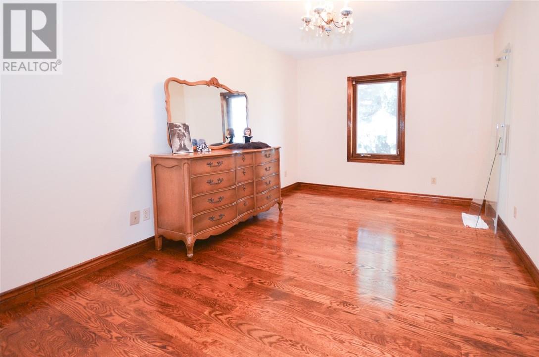 568 Ridge Road, Stoney Creek, Ontario  L8J 2Y6 - Photo 19 - 2123597