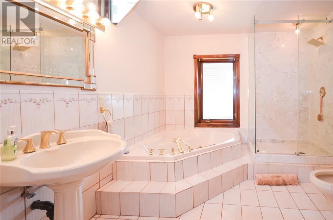 568 Ridge Road, Stoney Creek, Ontario  L8J 2Y6 - Photo 23 - 2123597