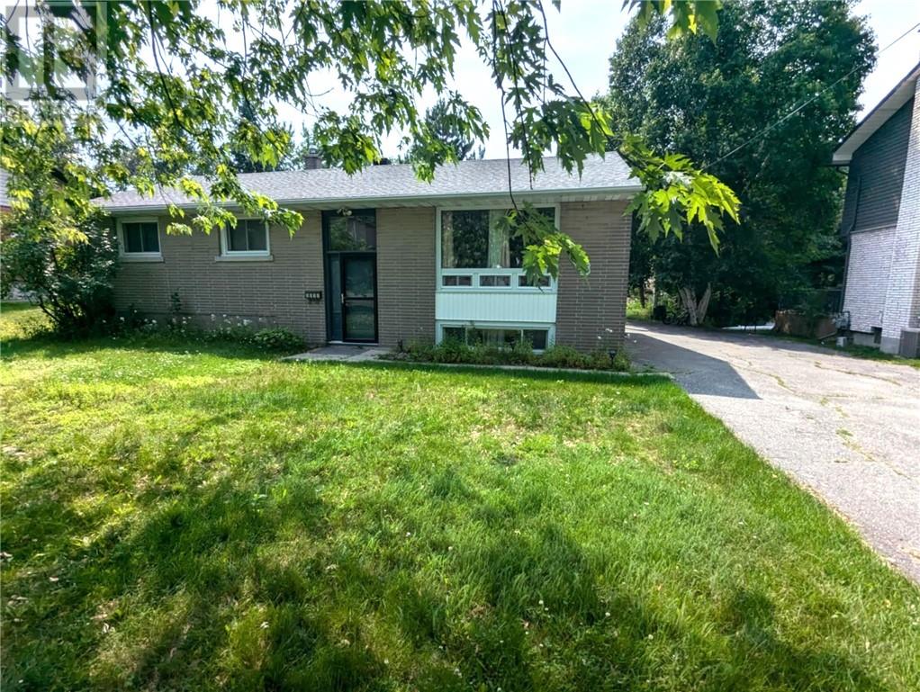 Property at 1717 Latimer Crescent image 3