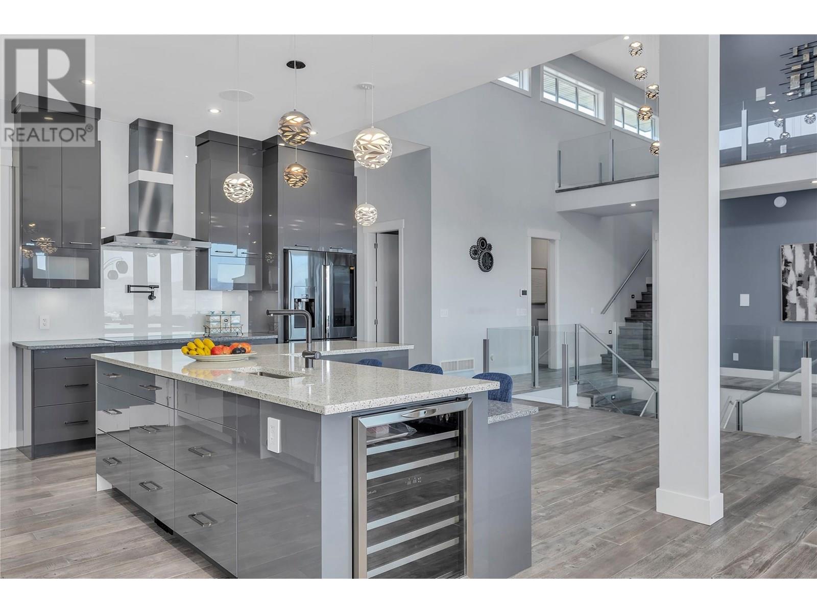 Property at 1088 Clarance Avenue image 4