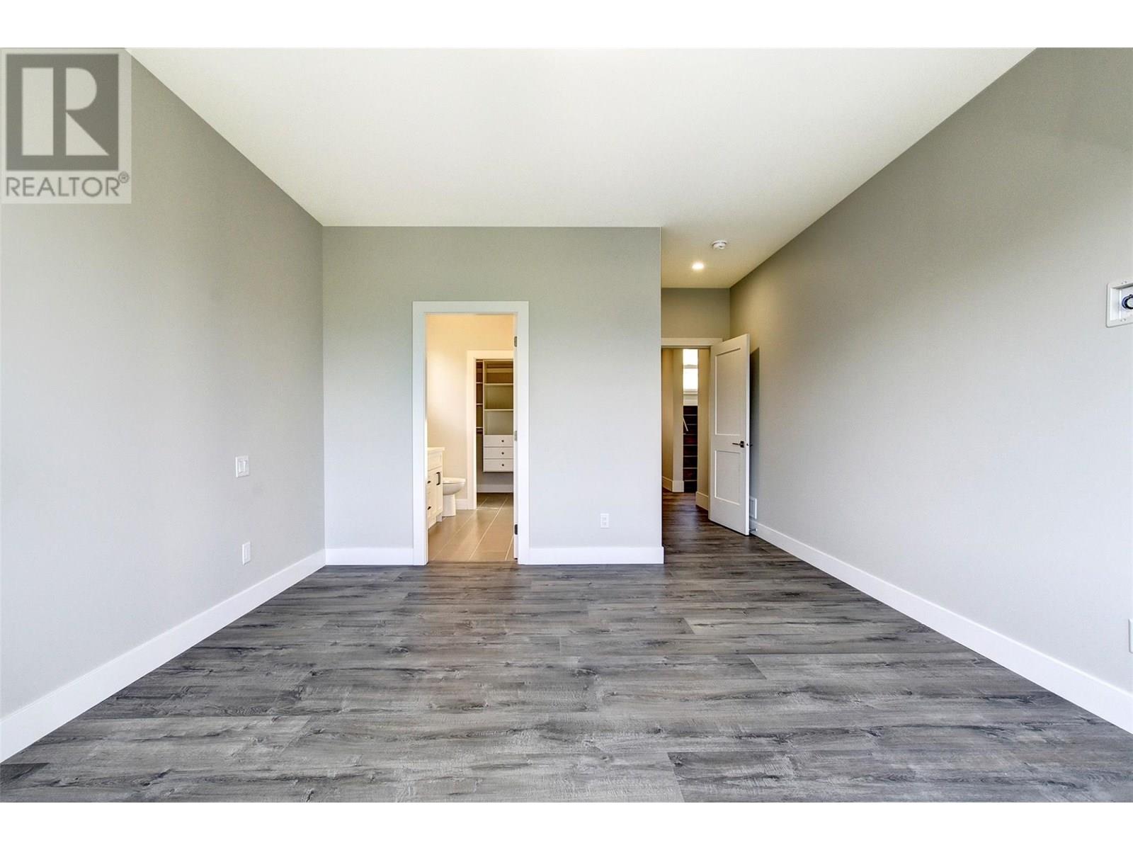 Property at 1051 Aurora Heights image 5