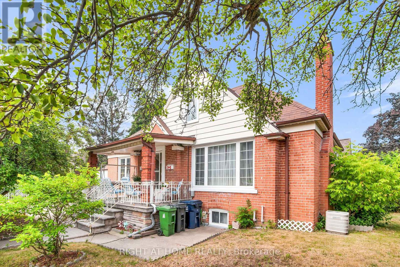 Property at 344 LINSMORE CRESCENT image 2
