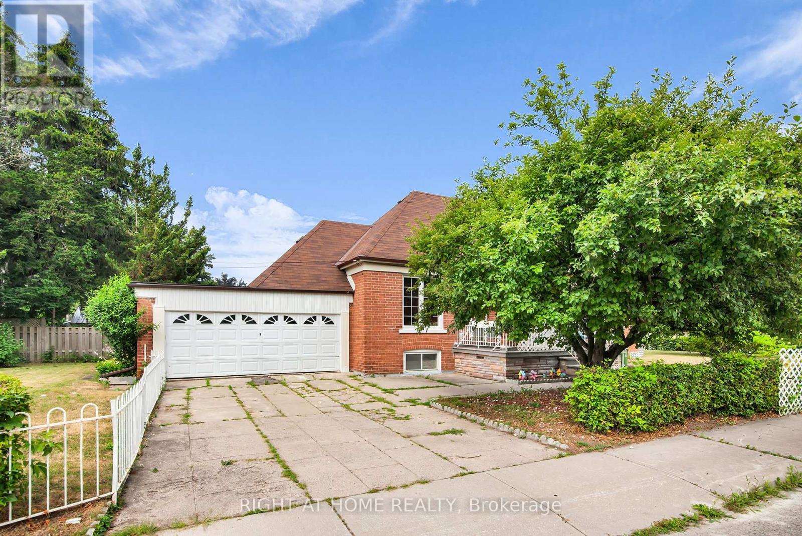 Property at 344 LINSMORE CRESCENT image 3