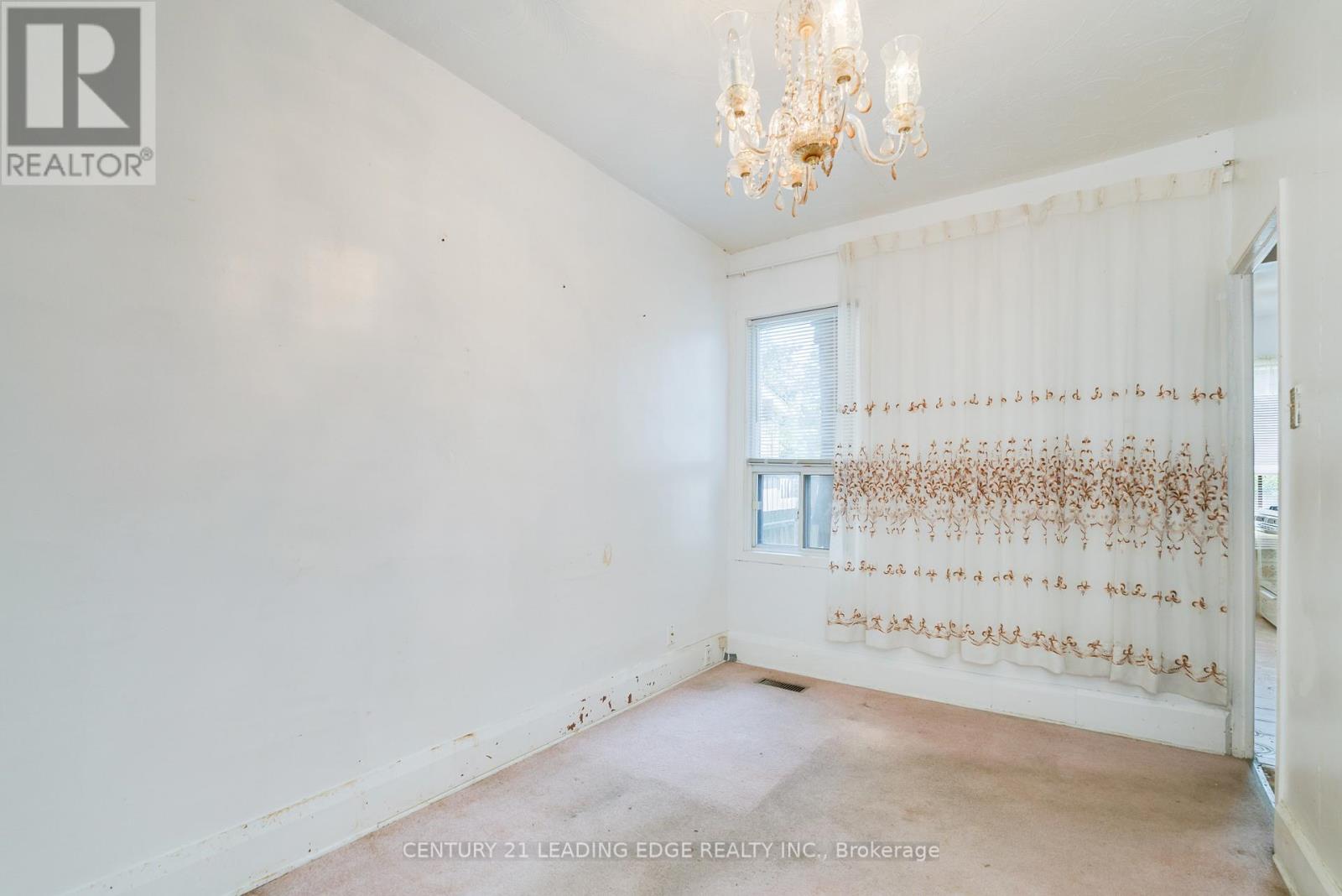 635 Coxwell Avenue, Toronto, Ontario  M4C 3B8 - Photo 13 - E12288367