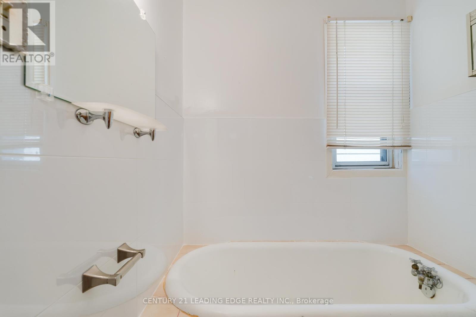 635 Coxwell Avenue, Toronto, Ontario  M4C 3B8 - Photo 30 - E12288367