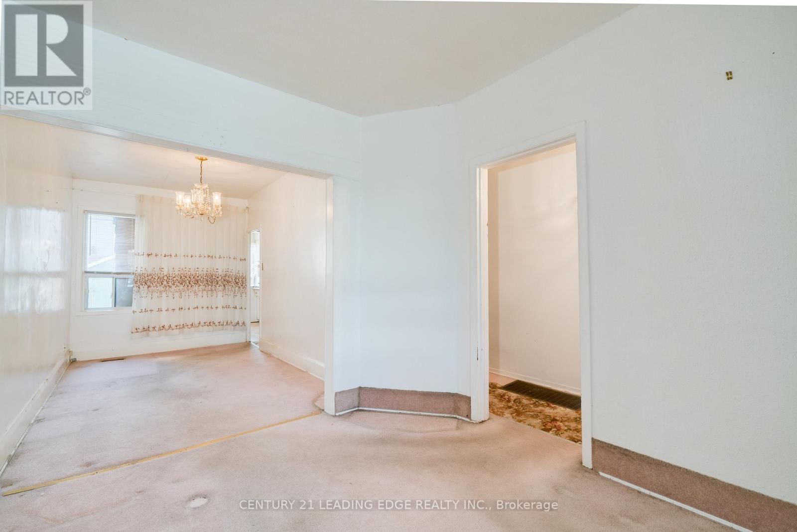 635 Coxwell Avenue, Toronto, Ontario  M4C 3B8 - Photo 9 - E12288367