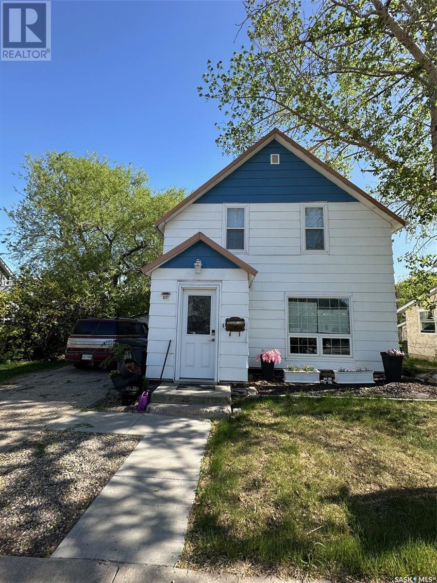 1217 2nd Street, Estevan, Saskatchewan  S4A 0M1 - Photo 43 - SK005486
