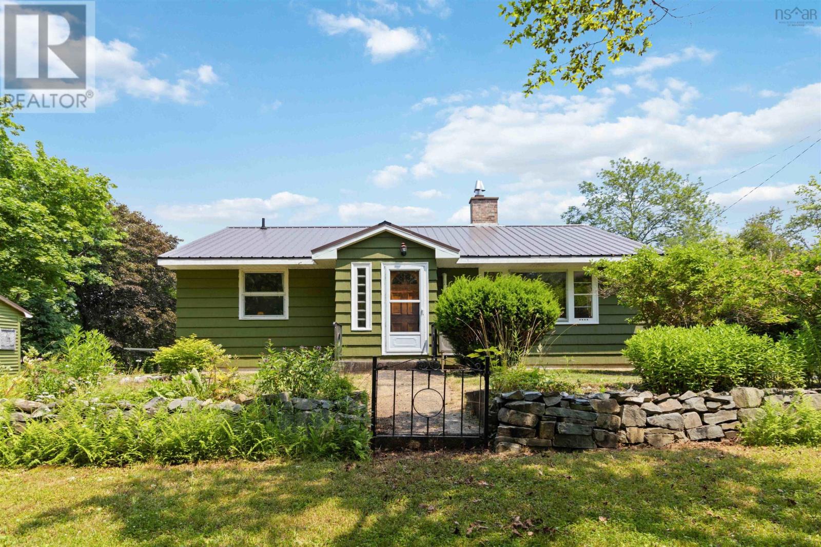 Property at 7 Lorne Drive image 1