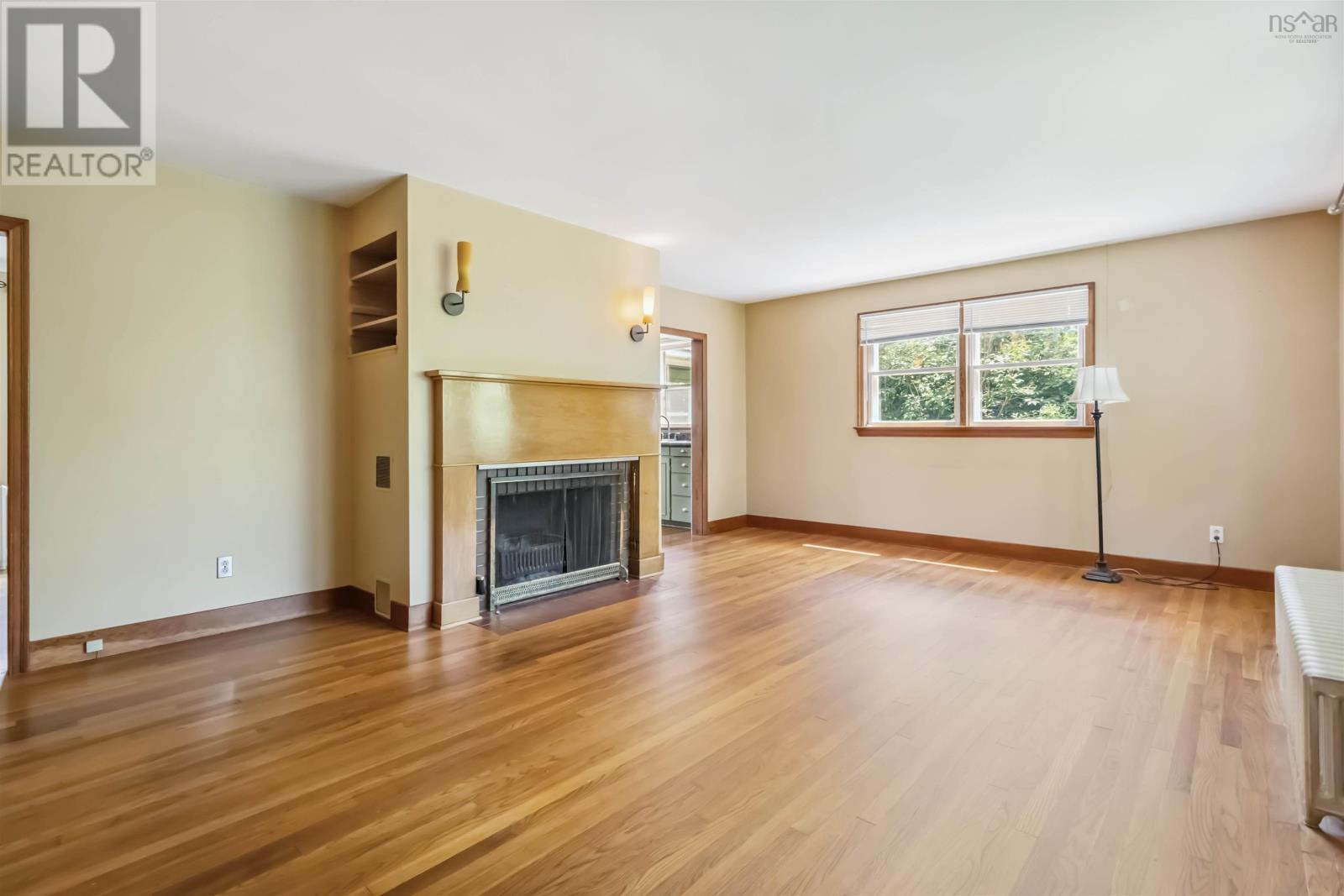Property at 7 Lorne Drive image 4