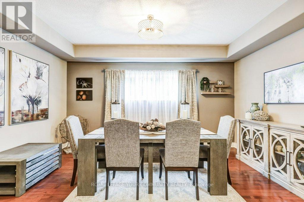 735 Madeline Heights, Newmarket (Stonehaven-Wyndham), Ontario  L3X 2J6 - Photo 16 - N12288406