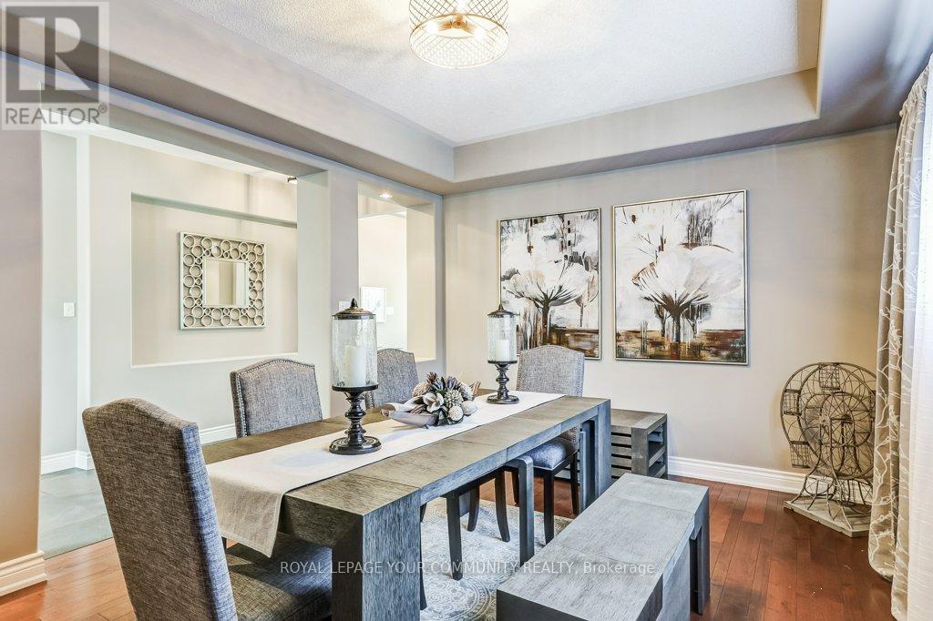 735 Madeline Heights, Newmarket (Stonehaven-Wyndham), Ontario  L3X 2J6 - Photo 17 - N12288406