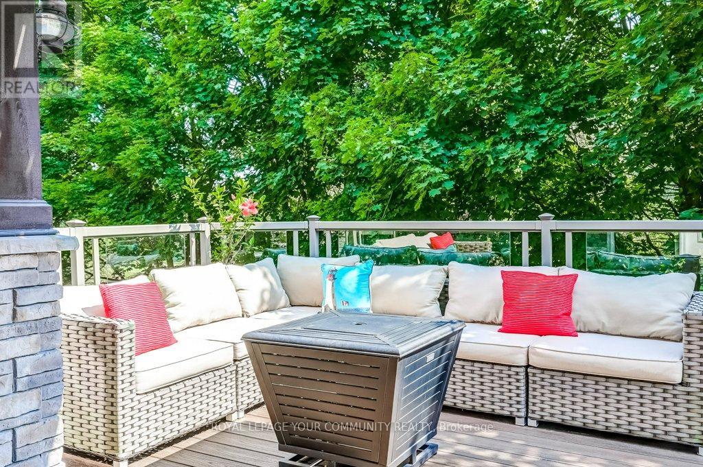 735 Madeline Heights, Newmarket (Stonehaven-Wyndham), Ontario  L3X 2J6 - Photo 41 - N12288406