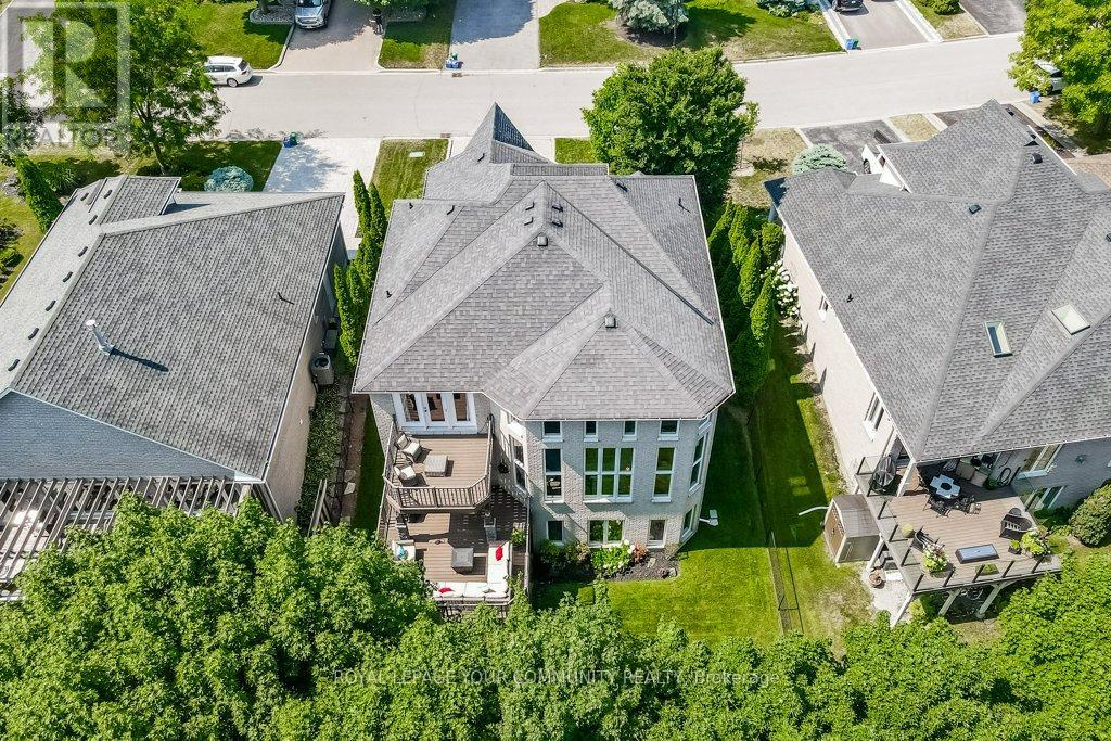 735 Madeline Heights, Newmarket (Stonehaven-Wyndham), Ontario  L3X 2J6 - Photo 45 - N12288406