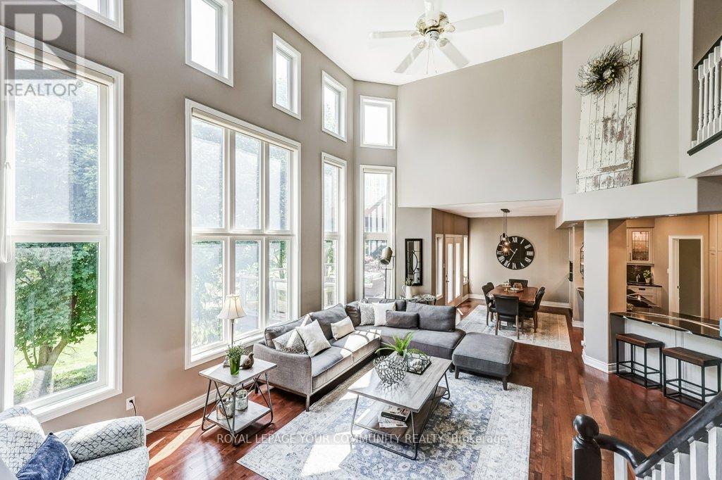 735 Madeline Heights, Newmarket (Stonehaven-Wyndham), Ontario  L3X 2J6 - Photo 7 - N12288406