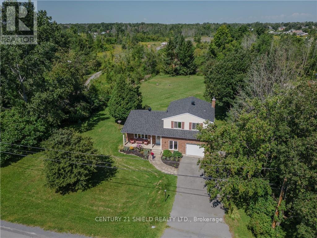 521 Cheryl Street, South Stormont, Ontario  K6K 1N5 - Photo 2 - X12288529