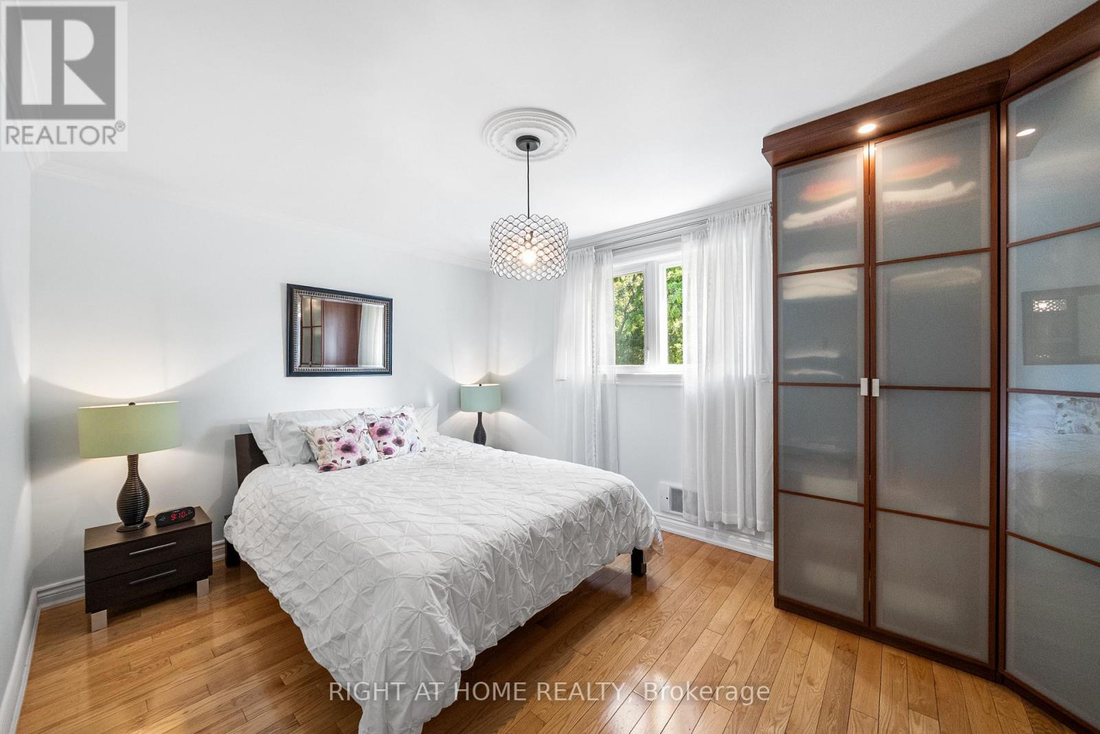 1045 Bloor Street, Mississauga, Ontario  L4Y 2N3 - Photo 15 - W12288362