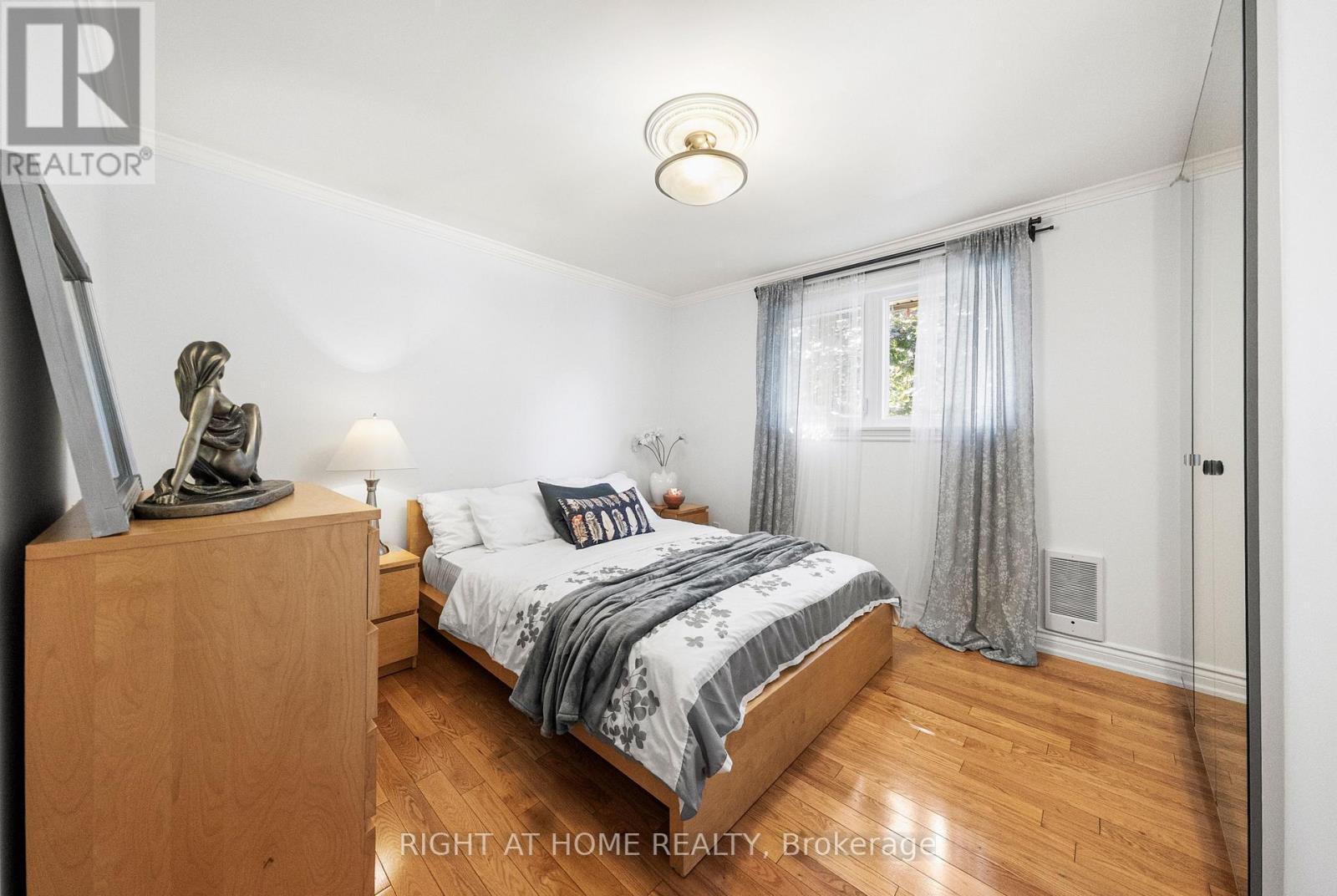 1045 Bloor Street, Mississauga, Ontario  L4Y 2N3 - Photo 17 - W12288362