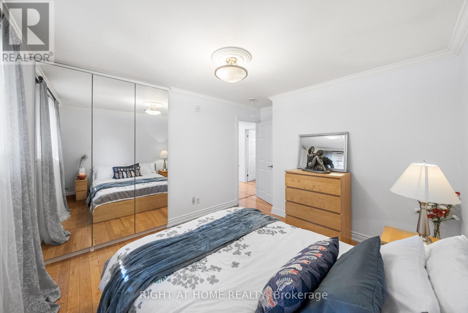 1045 Bloor Street, Mississauga, Ontario  L4Y 2N3 - Photo 18 - W12288362