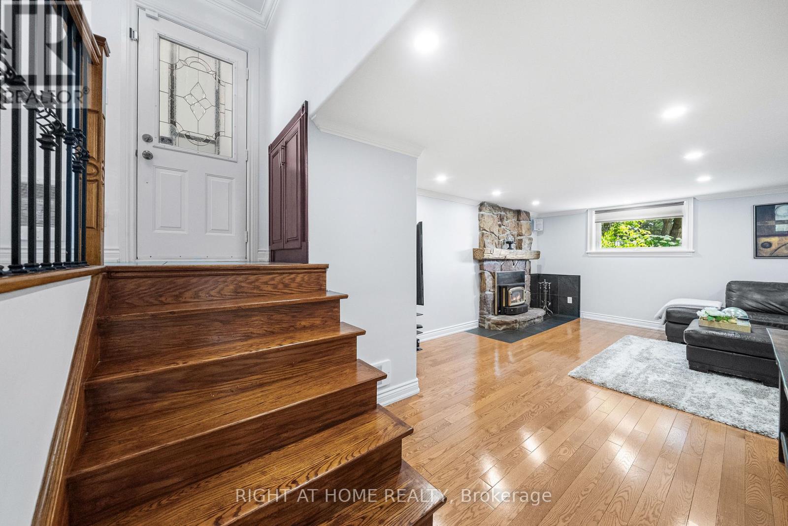 1045 Bloor Street, Mississauga, Ontario  L4Y 2N3 - Photo 30 - W12288362