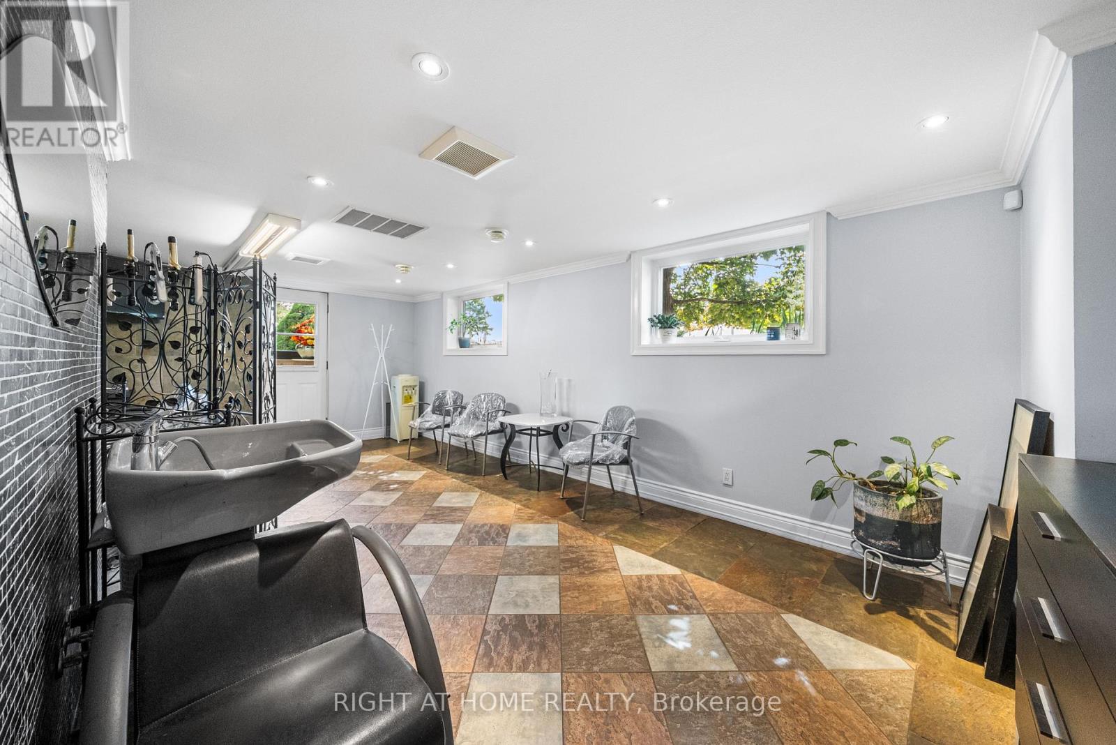 1045 Bloor Street, Mississauga, Ontario  L4Y 2N3 - Photo 34 - W12288362