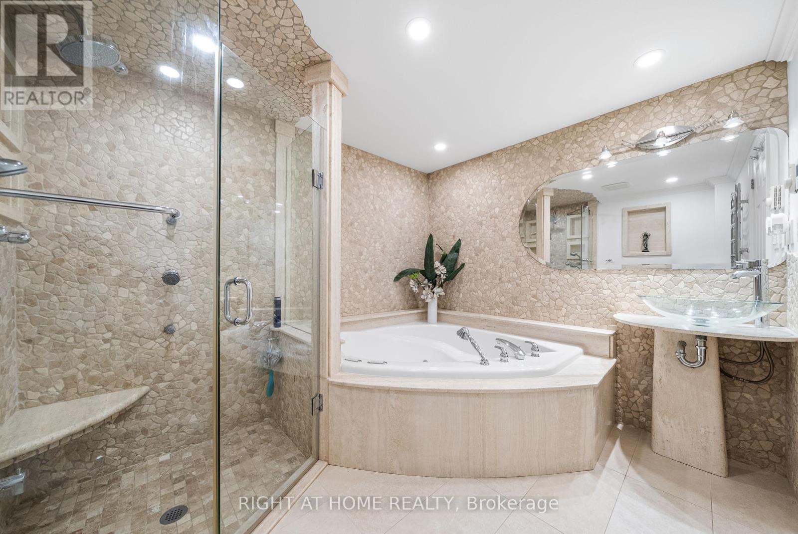 1045 Bloor Street, Mississauga, Ontario  L4Y 2N3 - Photo 35 - W12288362