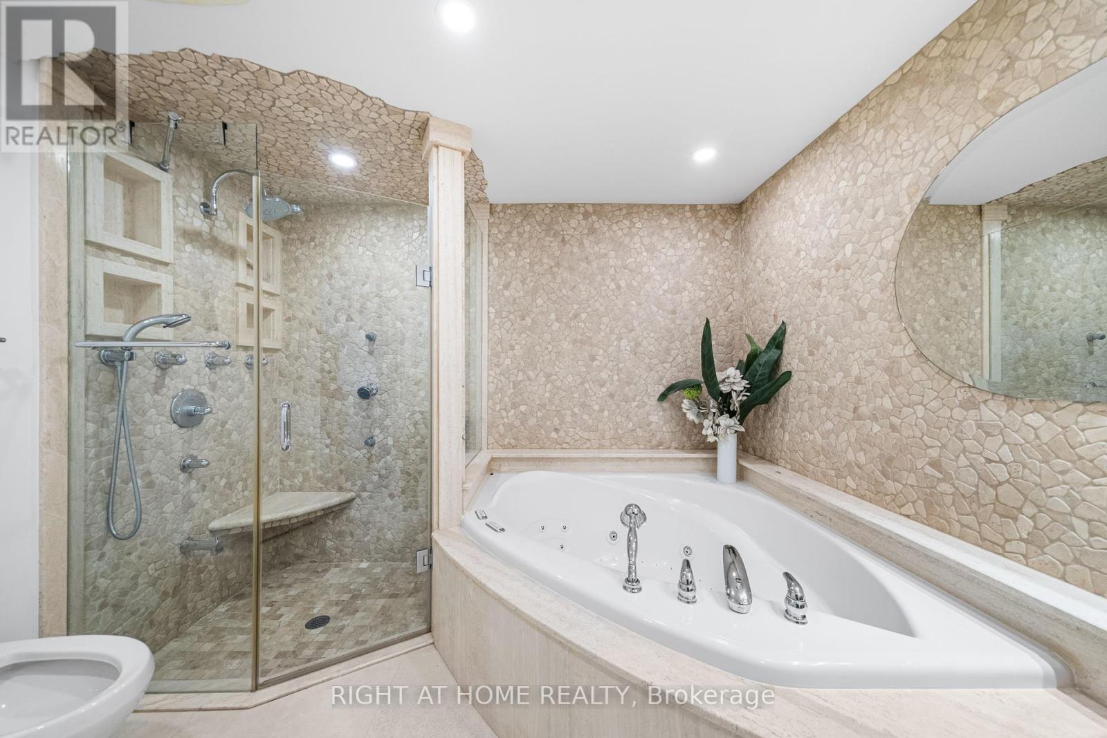 1045 Bloor Street, Mississauga, Ontario  L4Y 2N3 - Photo 36 - W12288362