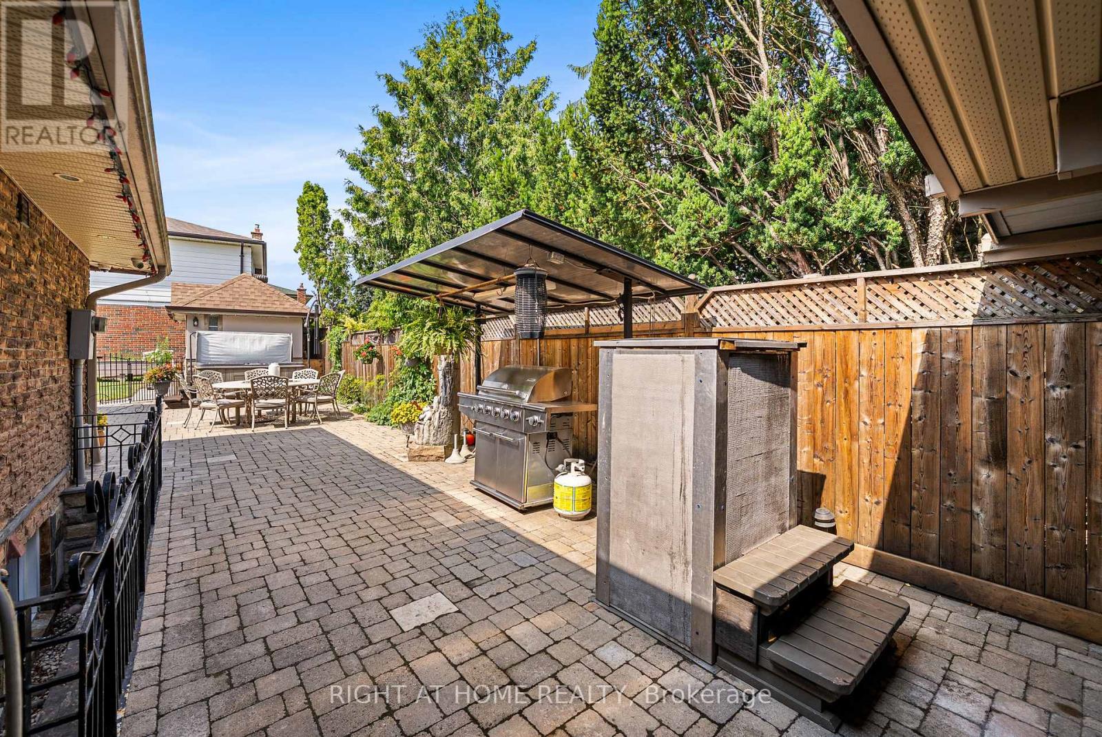 1045 Bloor Street, Mississauga, Ontario  L4Y 2N3 - Photo 45 - W12288362
