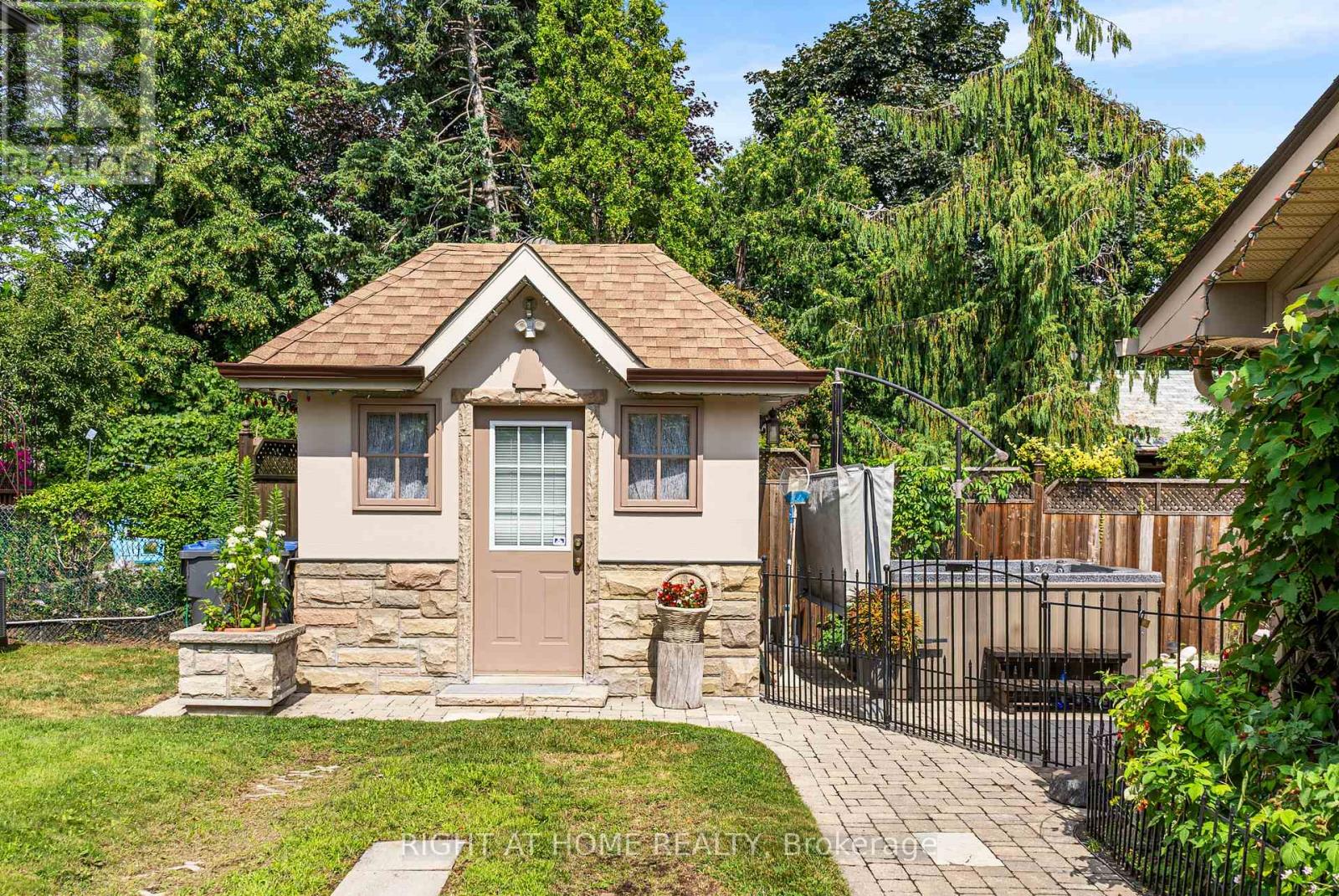 1045 Bloor Street, Mississauga, Ontario  L4Y 2N3 - Photo 48 - W12288362