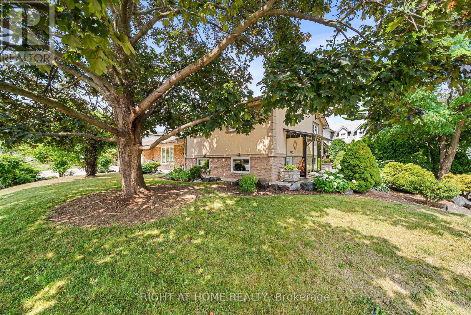 1045 Bloor Street, Mississauga, Ontario  L4Y 2N3 - Photo 49 - W12288362