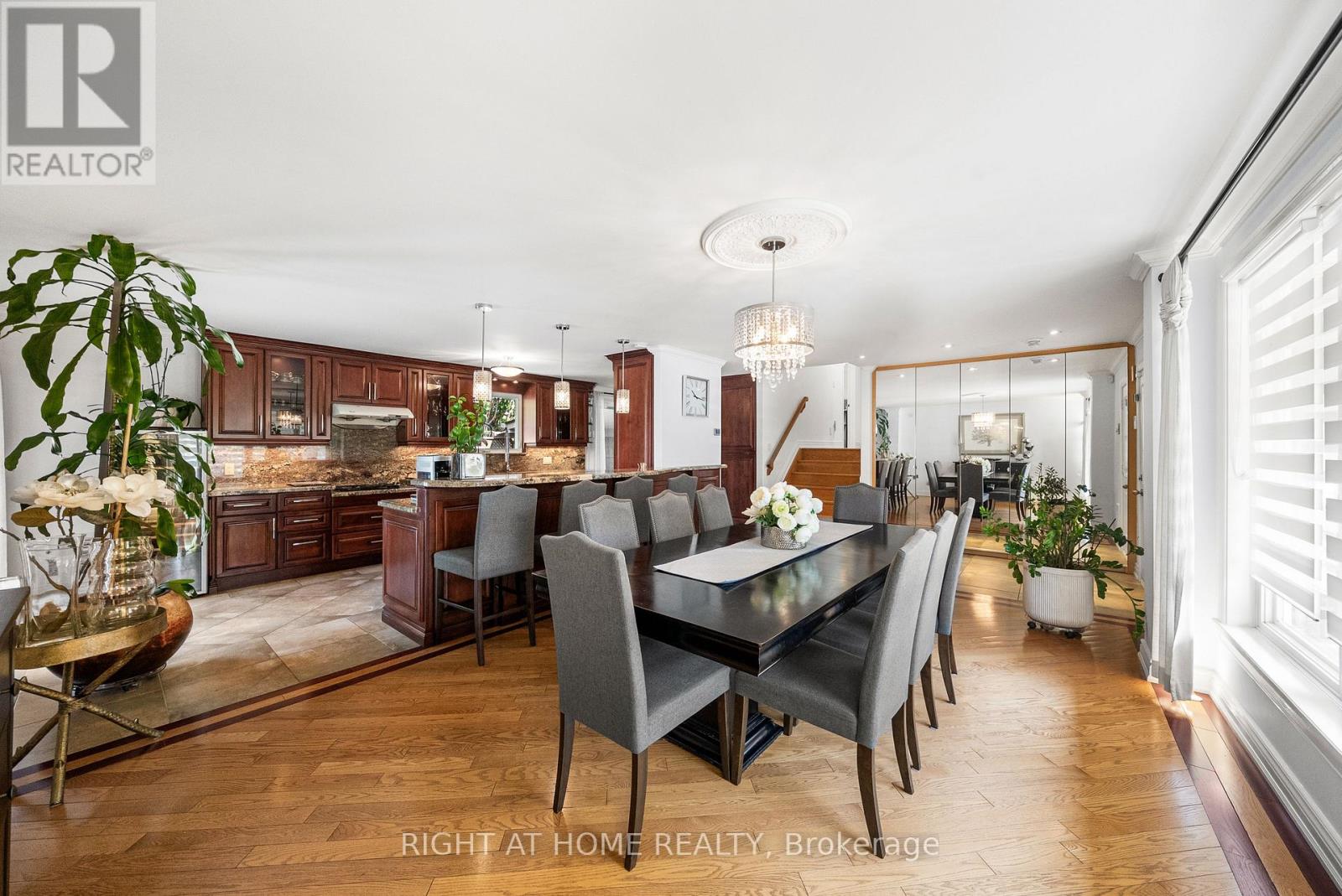 1045 Bloor Street, Mississauga, Ontario  L4Y 2N3 - Photo 6 - W12288362