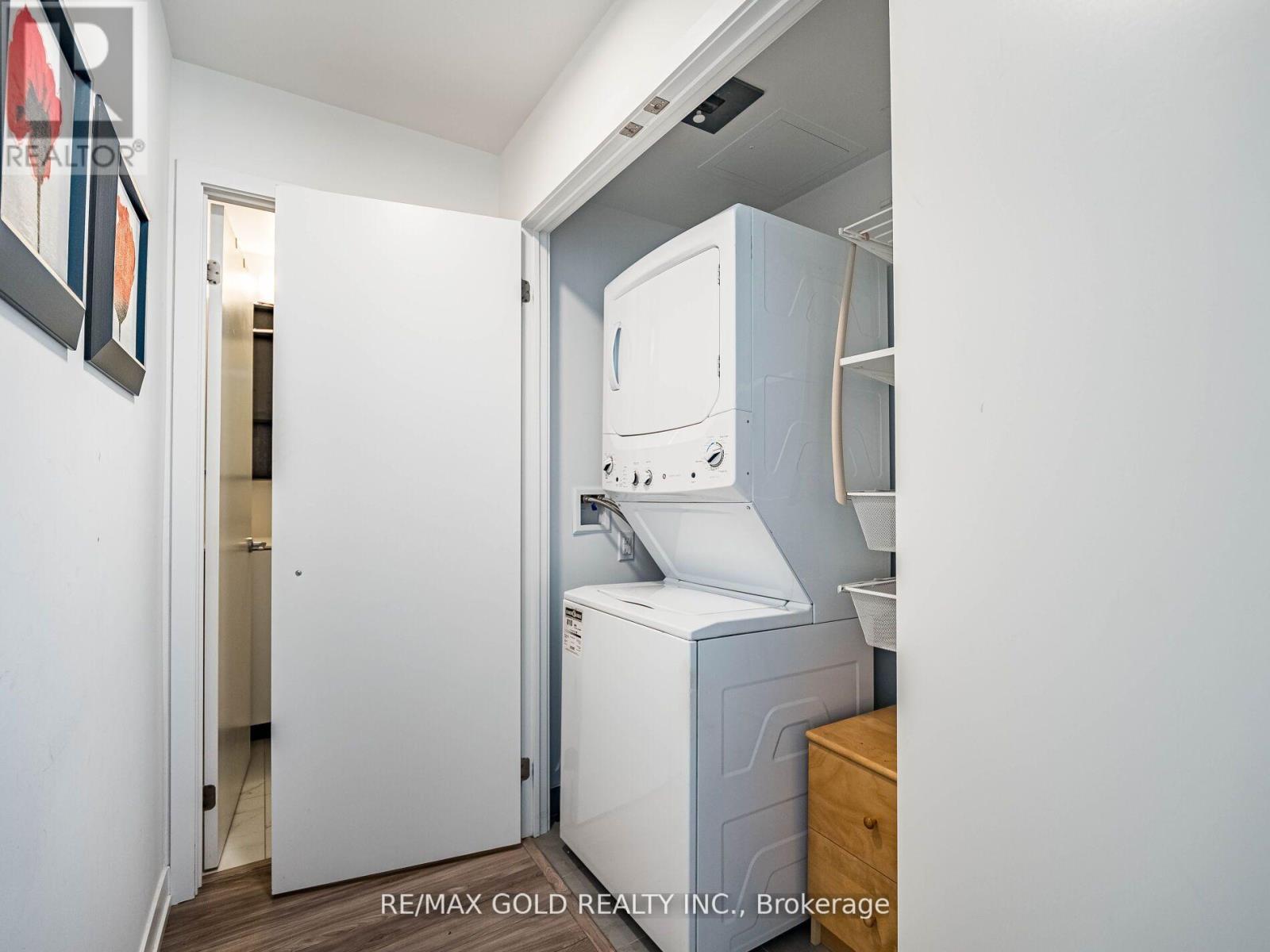 3705 - 4065 Confederation Parkway, Mississauga, Ontario  L5B 0L4 - Photo 18 - W12288371