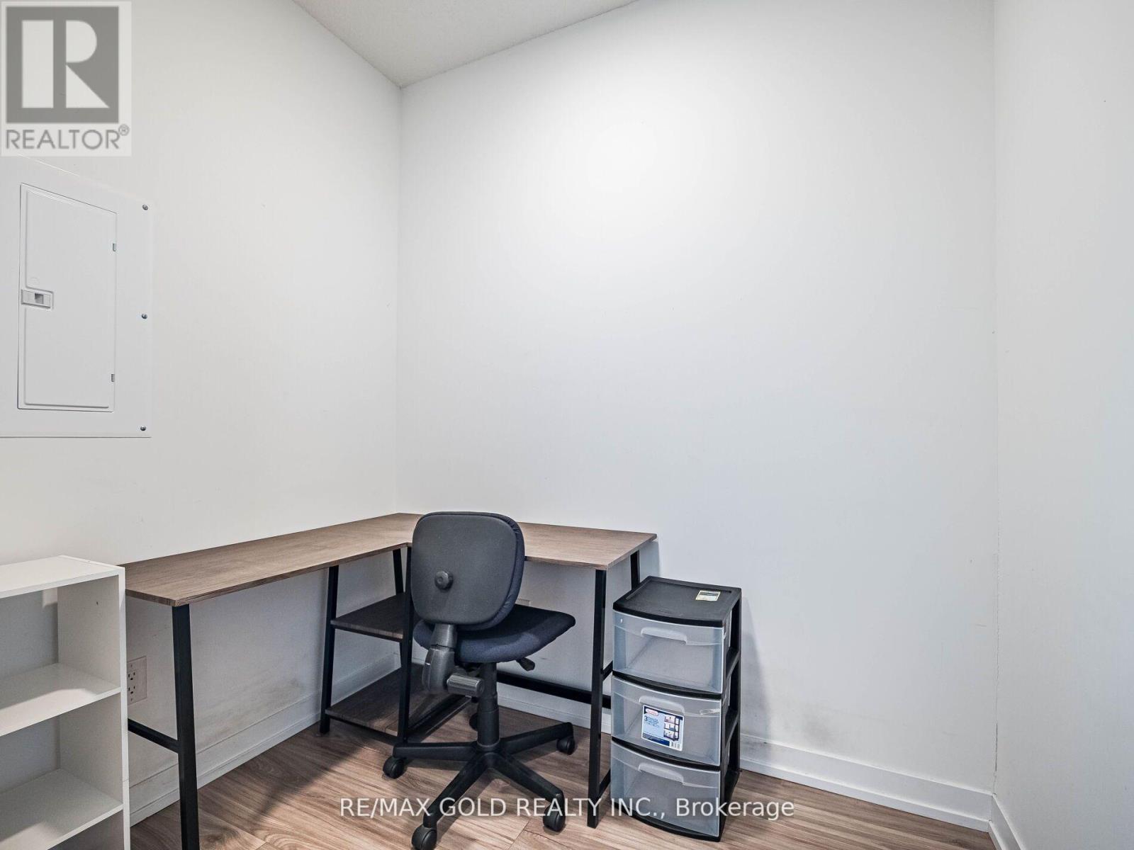 3705 - 4065 Confederation Parkway, Mississauga, Ontario  L5B 0L4 - Photo 5 - W12288371