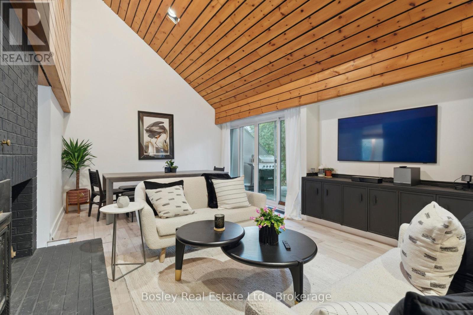 101 St Moritz Crescent, Blue Mountains, Ontario  L9Y 0S6 - Photo 15 - X12288386