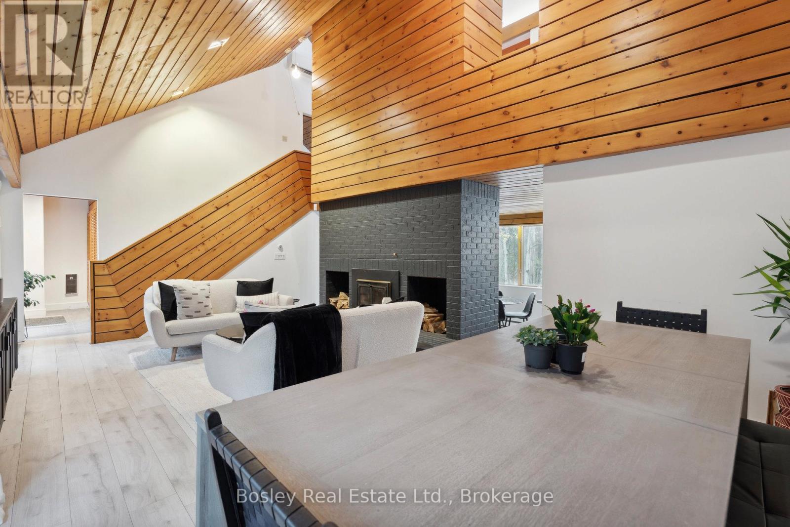 101 St Moritz Crescent, Blue Mountains, Ontario  L9Y 0S6 - Photo 17 - X12288386