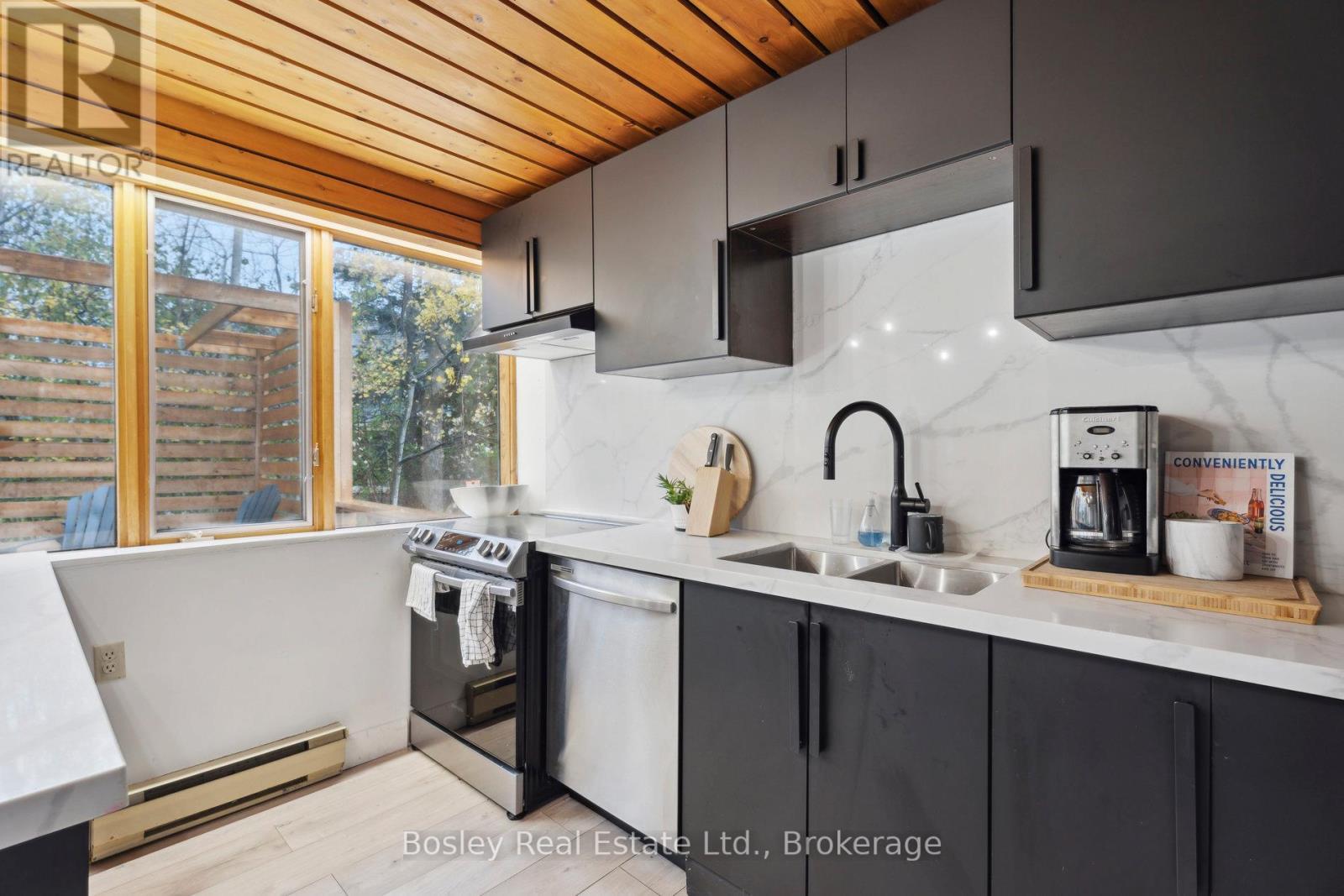 101 St Moritz Crescent, Blue Mountains, Ontario  L9Y 0S6 - Photo 21 - X12288386