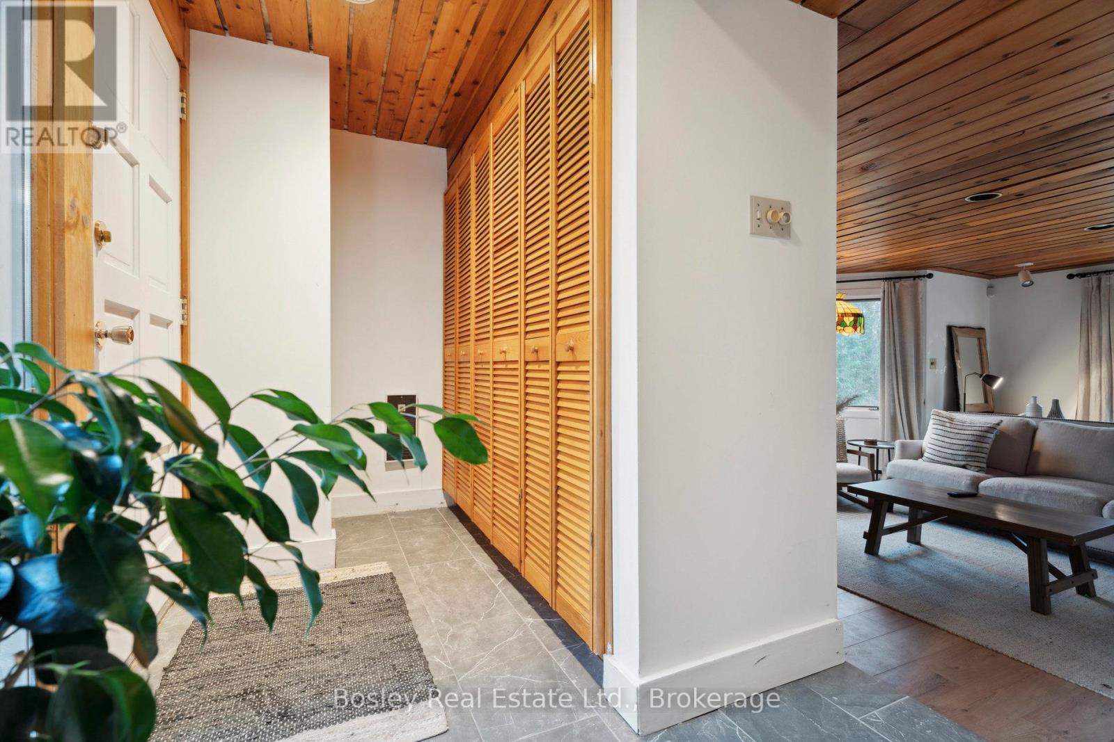 101 St Moritz Crescent, Blue Mountains, Ontario  L9Y 0S6 - Photo 6 - X12288386