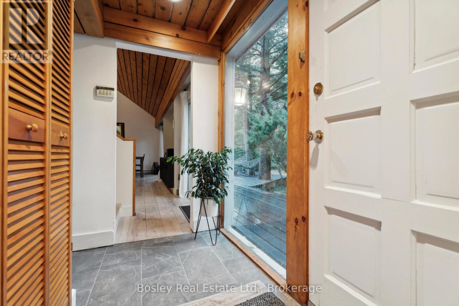 101 St Moritz Crescent, Blue Mountains, Ontario  L9Y 0S6 - Photo 7 - X12288386