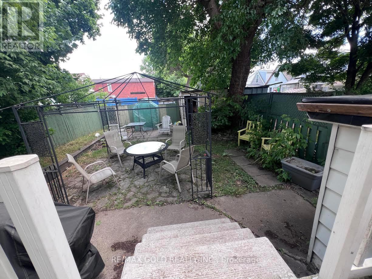 136 Robins Avenue, Hamilton, Ontario  L8H 4N8 - Photo 6 - X12288438