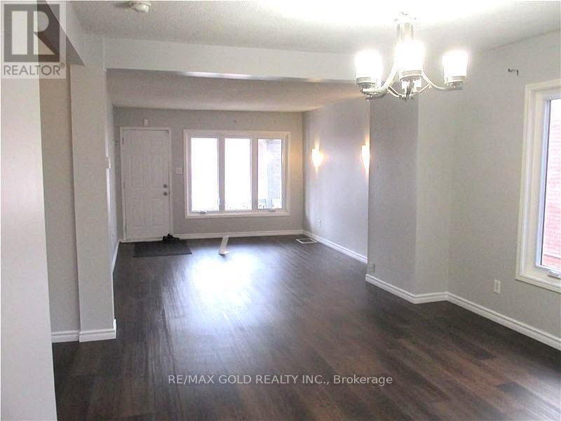 136 Robins Avenue, Hamilton, Ontario  L8H 4N8 - Photo 7 - X12288438