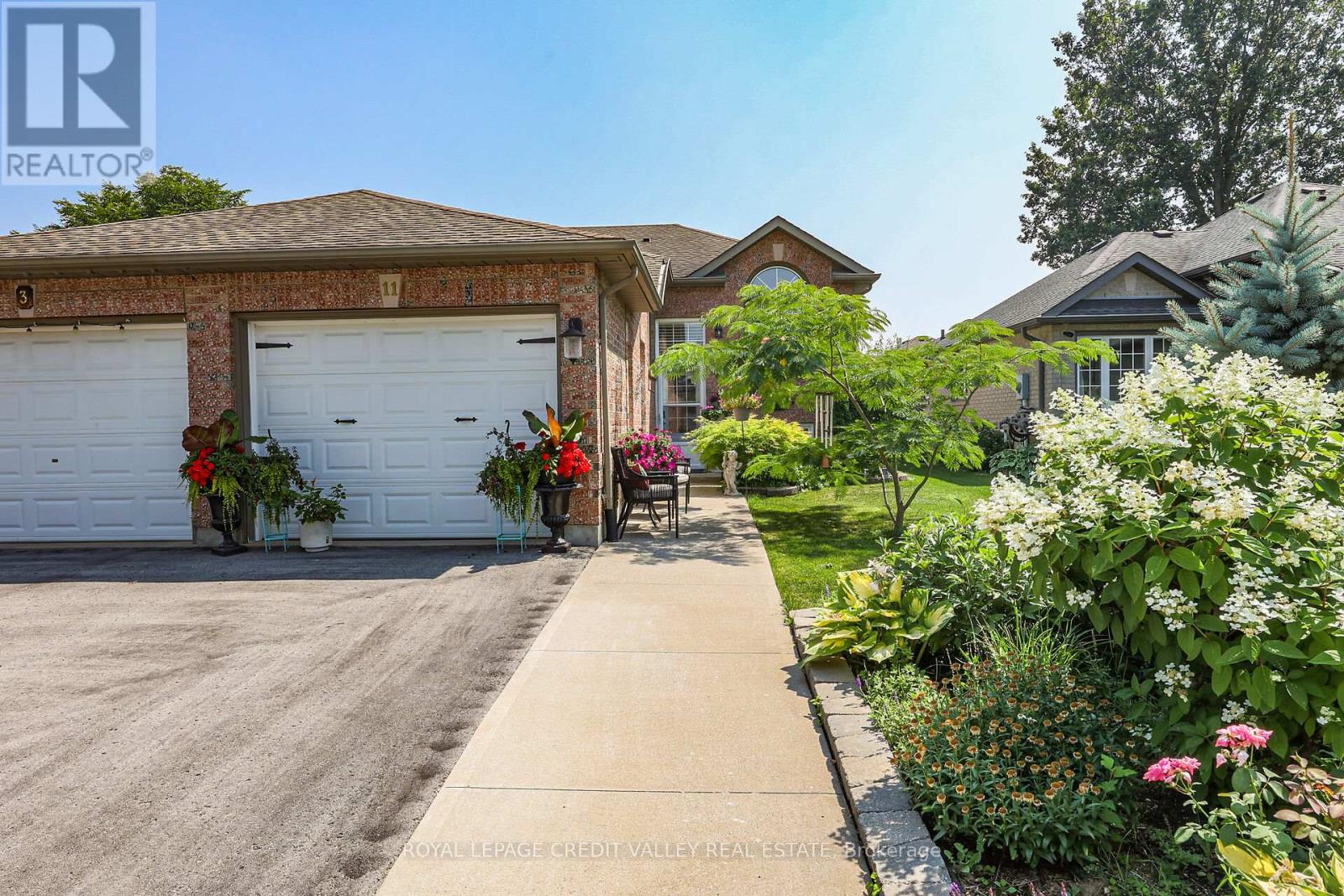 Property at 11 JEFFERSON COURT W image 3