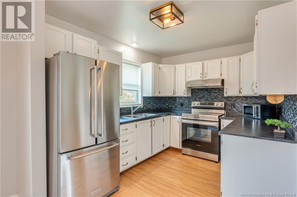 Property at 21 Dalila Court image 2