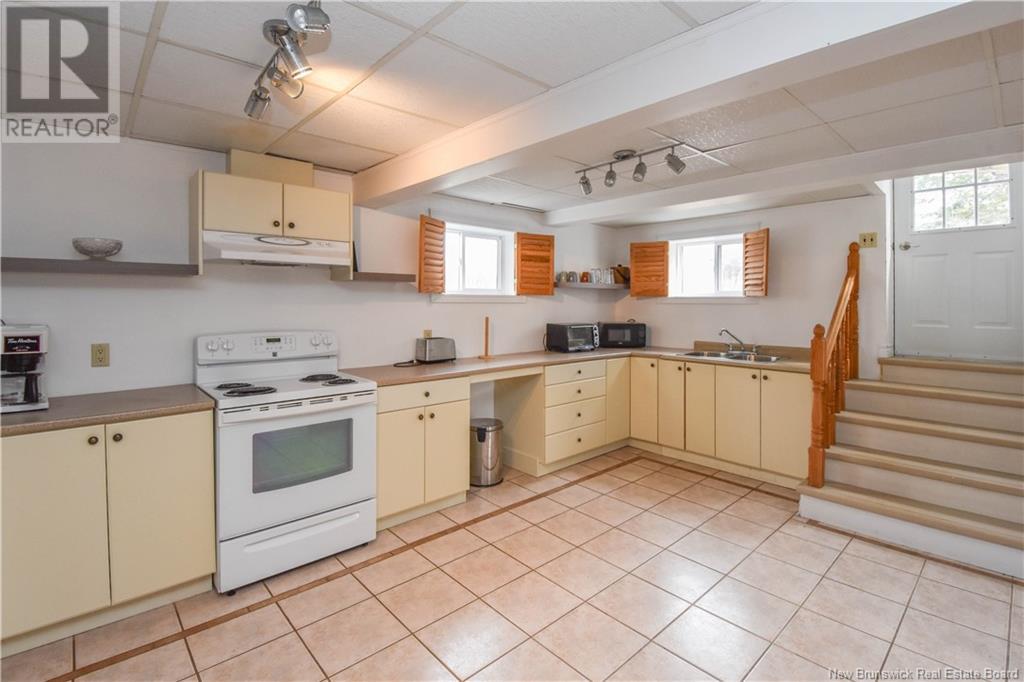 98 Saint-Pierre Ouest Boulevard, Caraquet, New Brunswick  E1W 1B6 - Photo 44 - NB122541