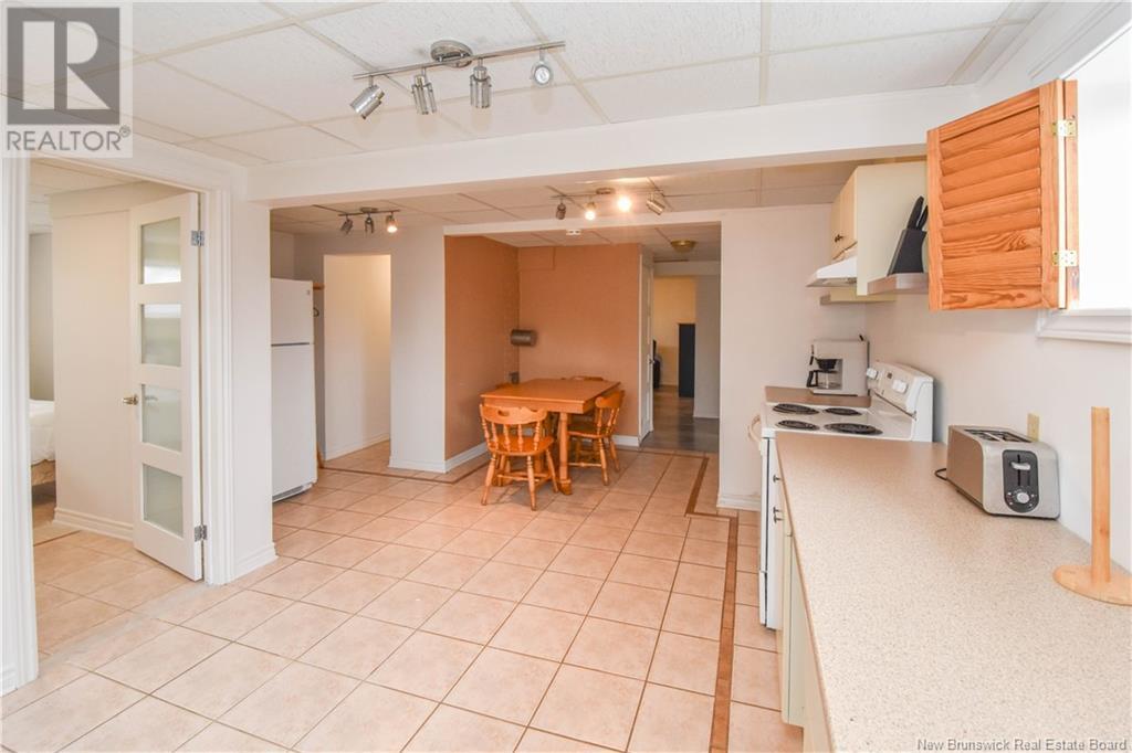 98 Saint-Pierre Ouest Boulevard, Caraquet, New Brunswick  E1W 1B6 - Photo 46 - NB122541