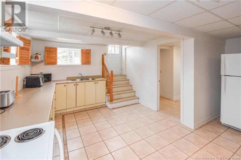 98 Saint-Pierre Ouest Boulevard, Caraquet, New Brunswick  E1W 1B6 - Photo 45 - NB122541